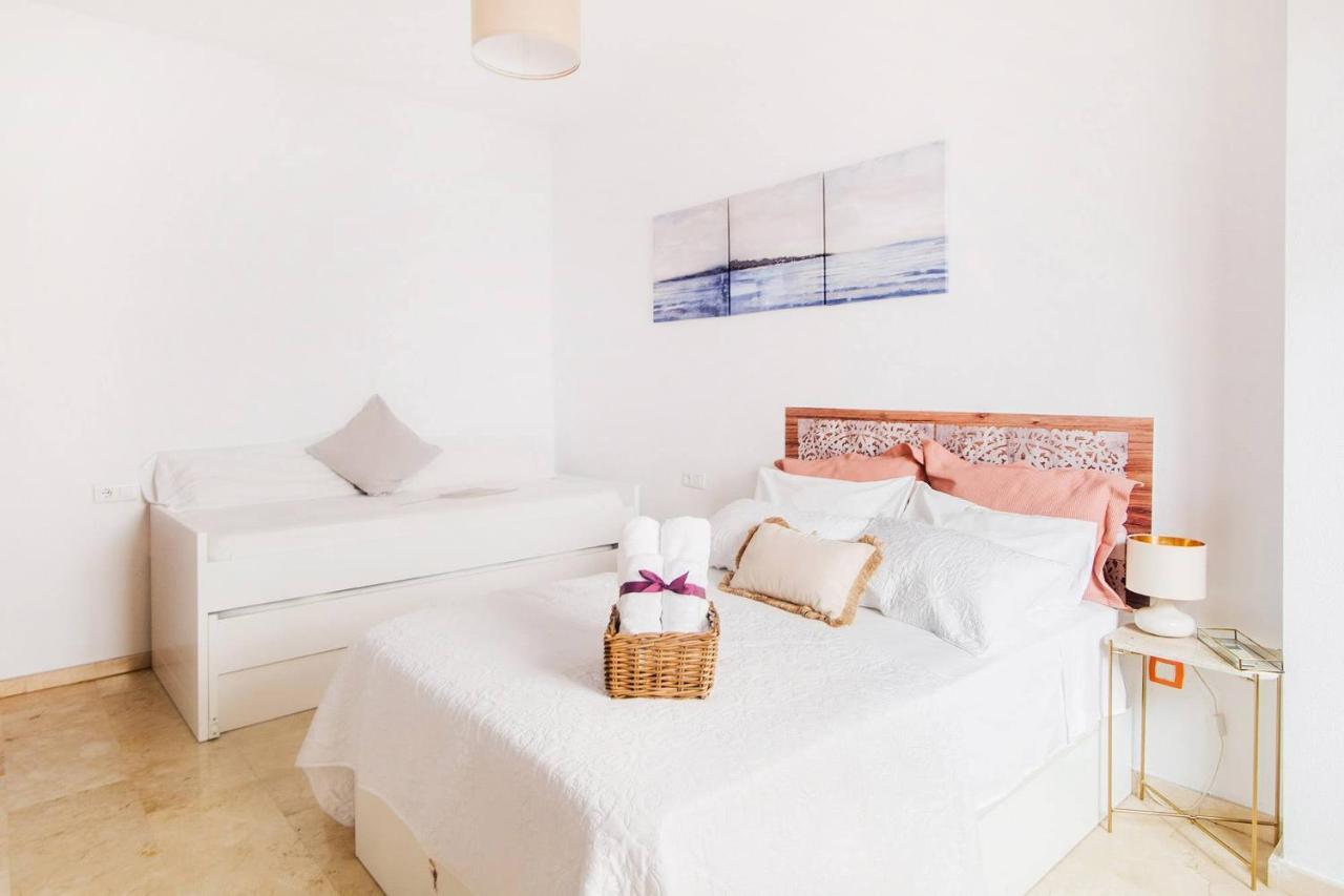 Compas Suites Малага Екстериор снимка