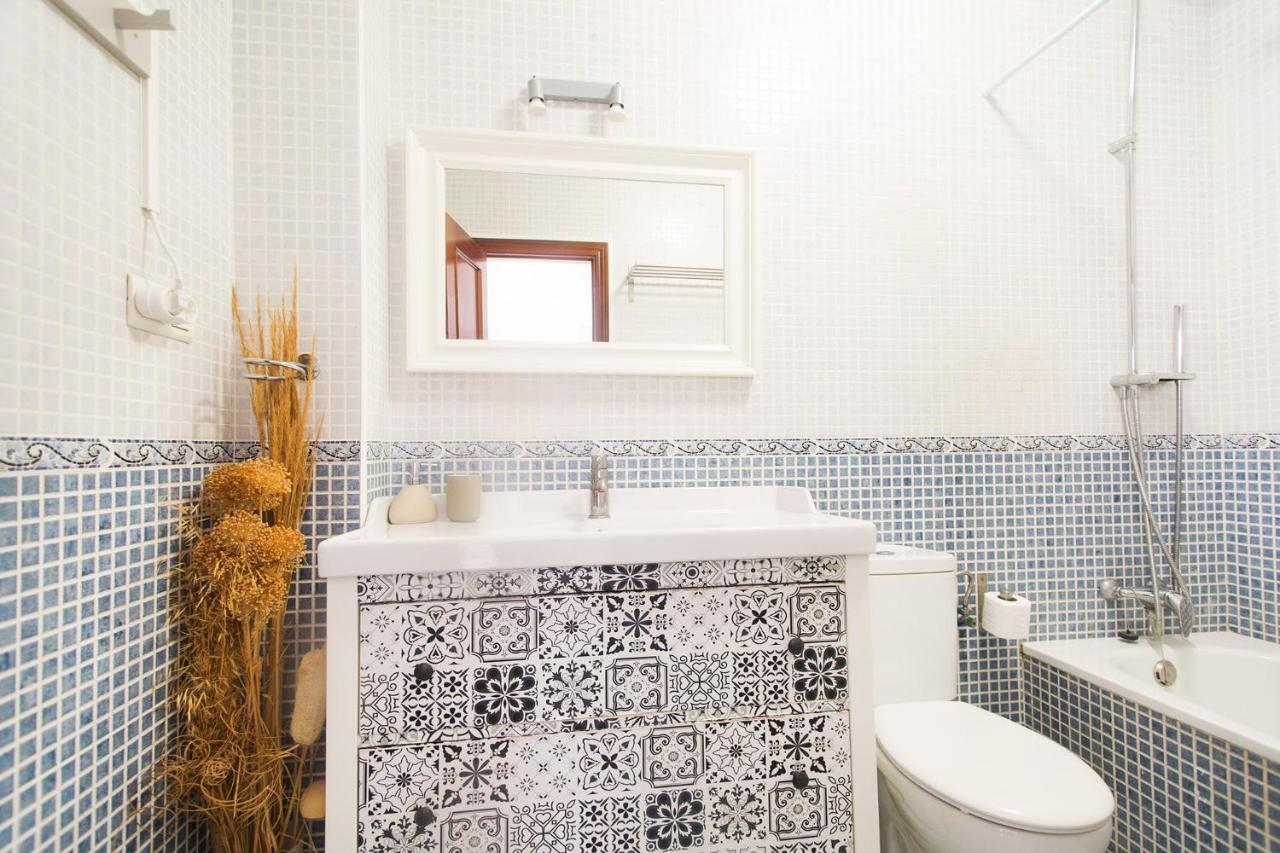 Compas Suites Малага Екстериор снимка