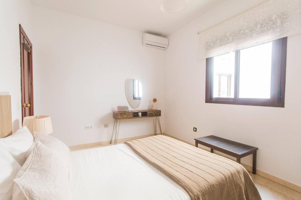 Compas Suites Малага Екстериор снимка